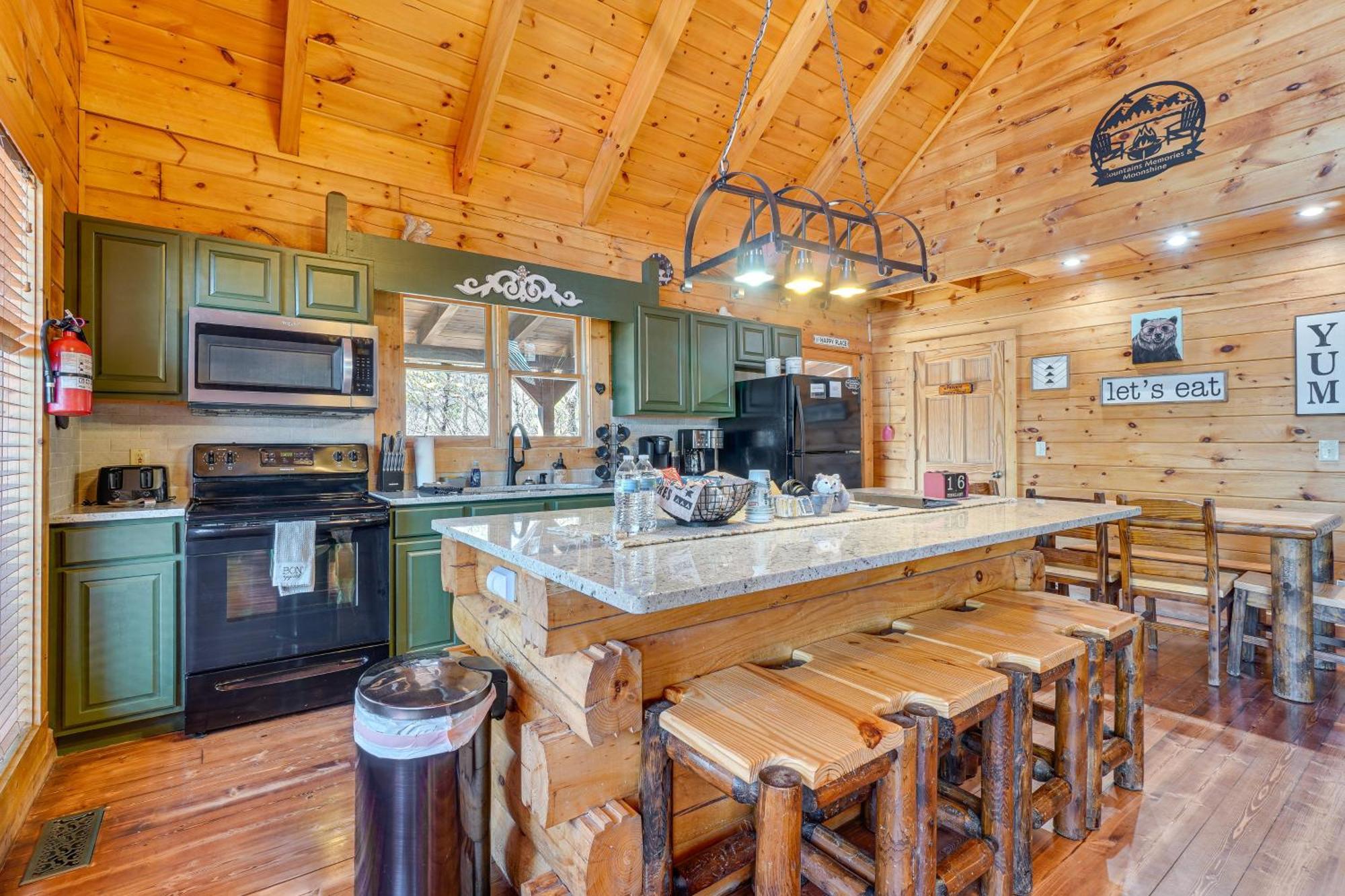 Sevierville Cabin With Deck Minutes To Pigeon Forge エクステリア 写真