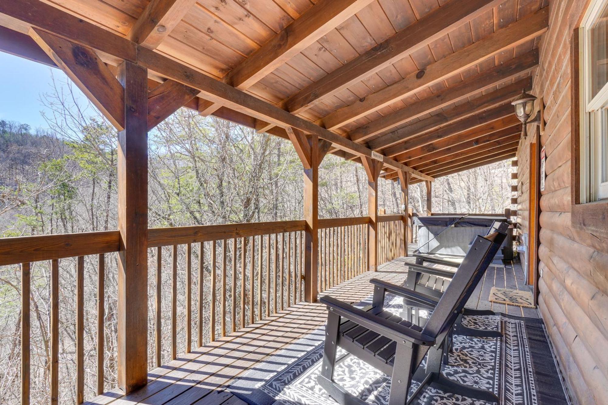 Sevierville Cabin With Deck Minutes To Pigeon Forge エクステリア 写真