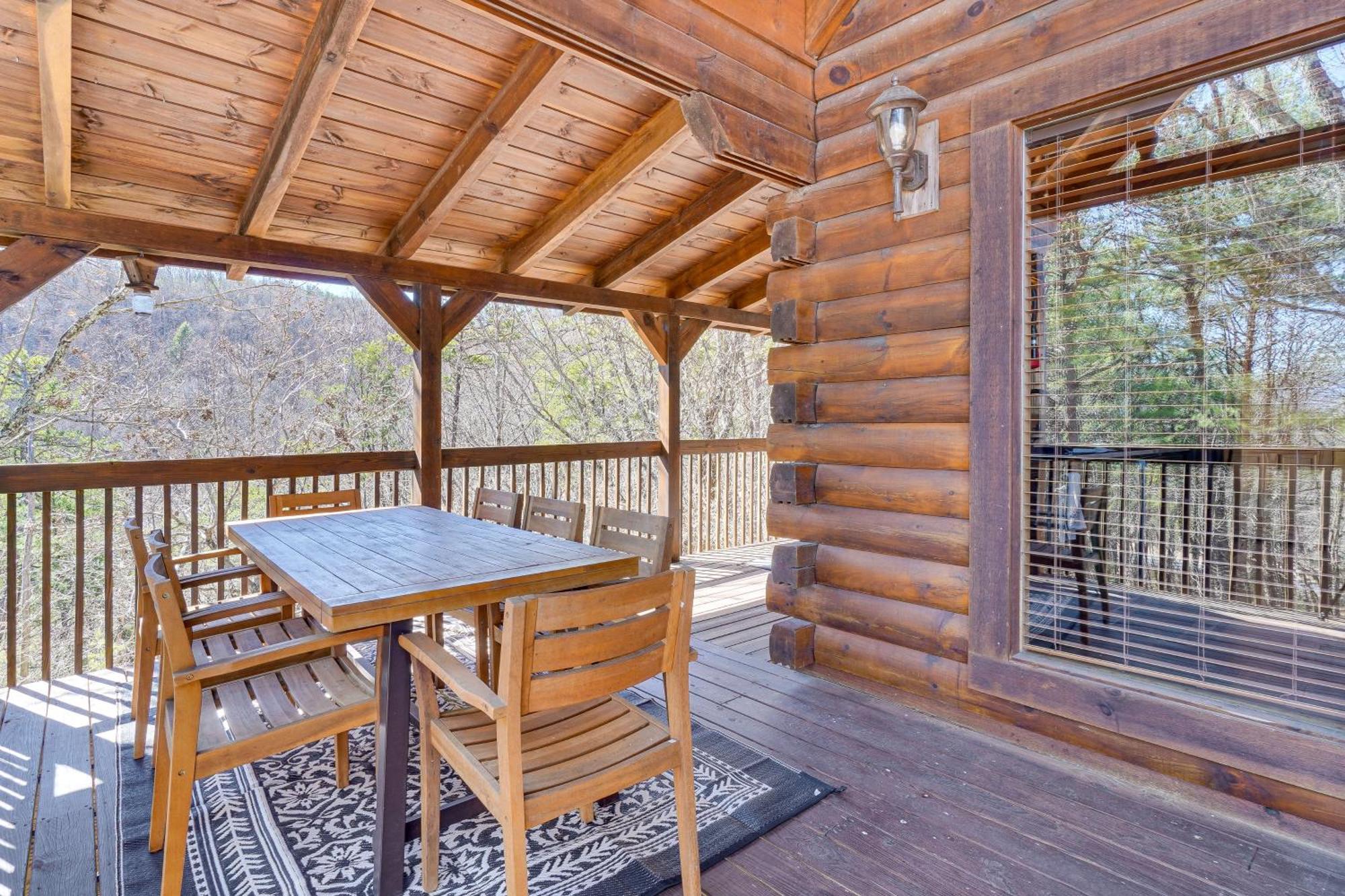 Sevierville Cabin With Deck Minutes To Pigeon Forge エクステリア 写真